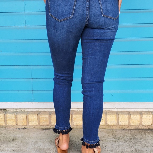 Tassel Friendly *RESTOCKED* - Picture 2 of 3